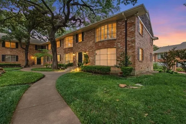 $1,695 | 3031 Mahanna Springs Drive, Dallas, TX 75235