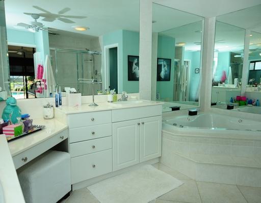 1051 Singer Drive Singer Island, FL 33404 - Photo 11 of 22 Additional Photo
