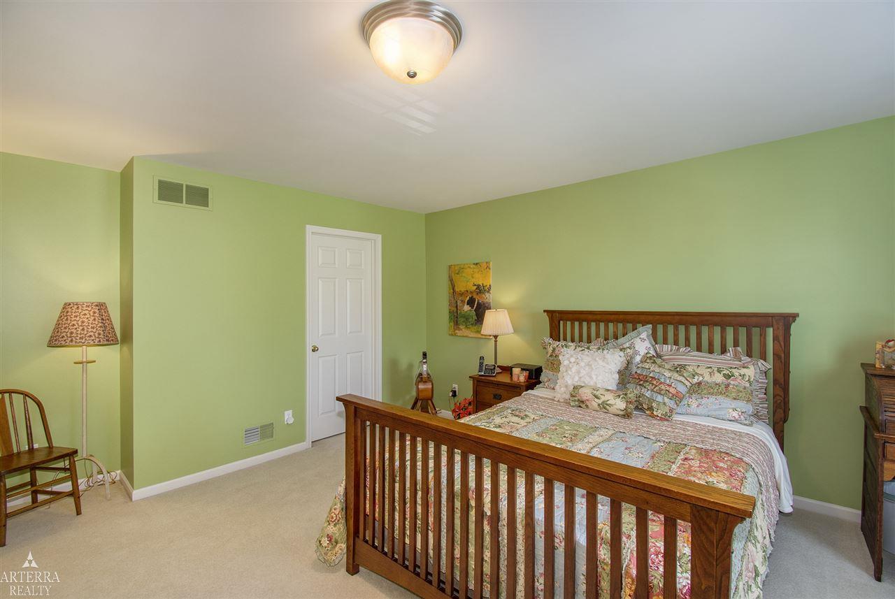 694 West Bluff Court Rochester, MI 48307 - Photo 19 of 35