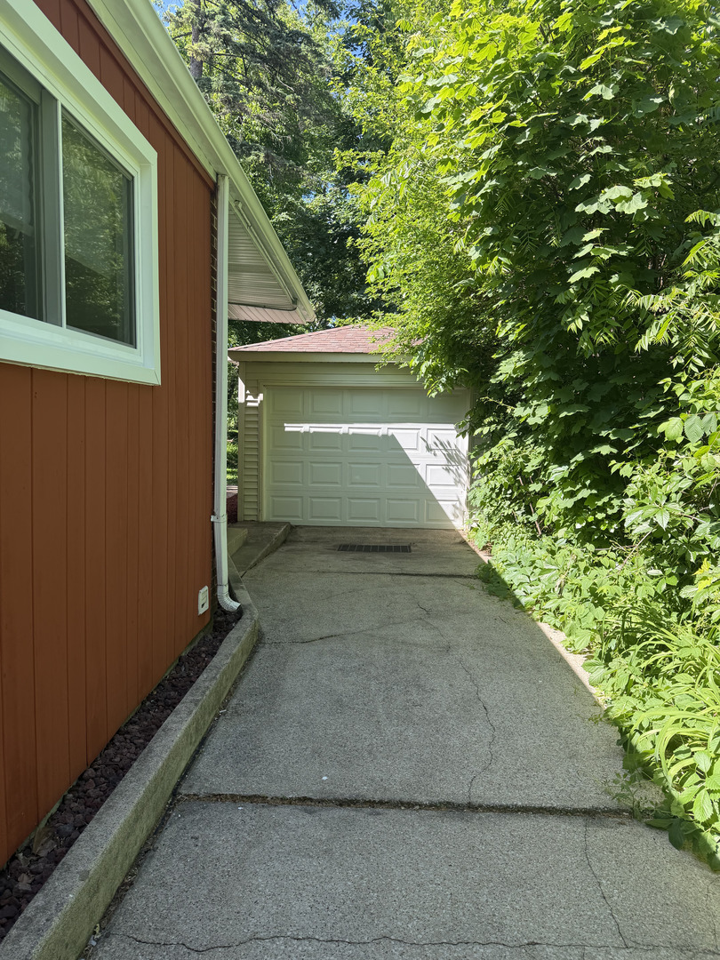 1438 Olive Road Homewood, IL 60430 - Photo 4 of 28 Gallery Image 4