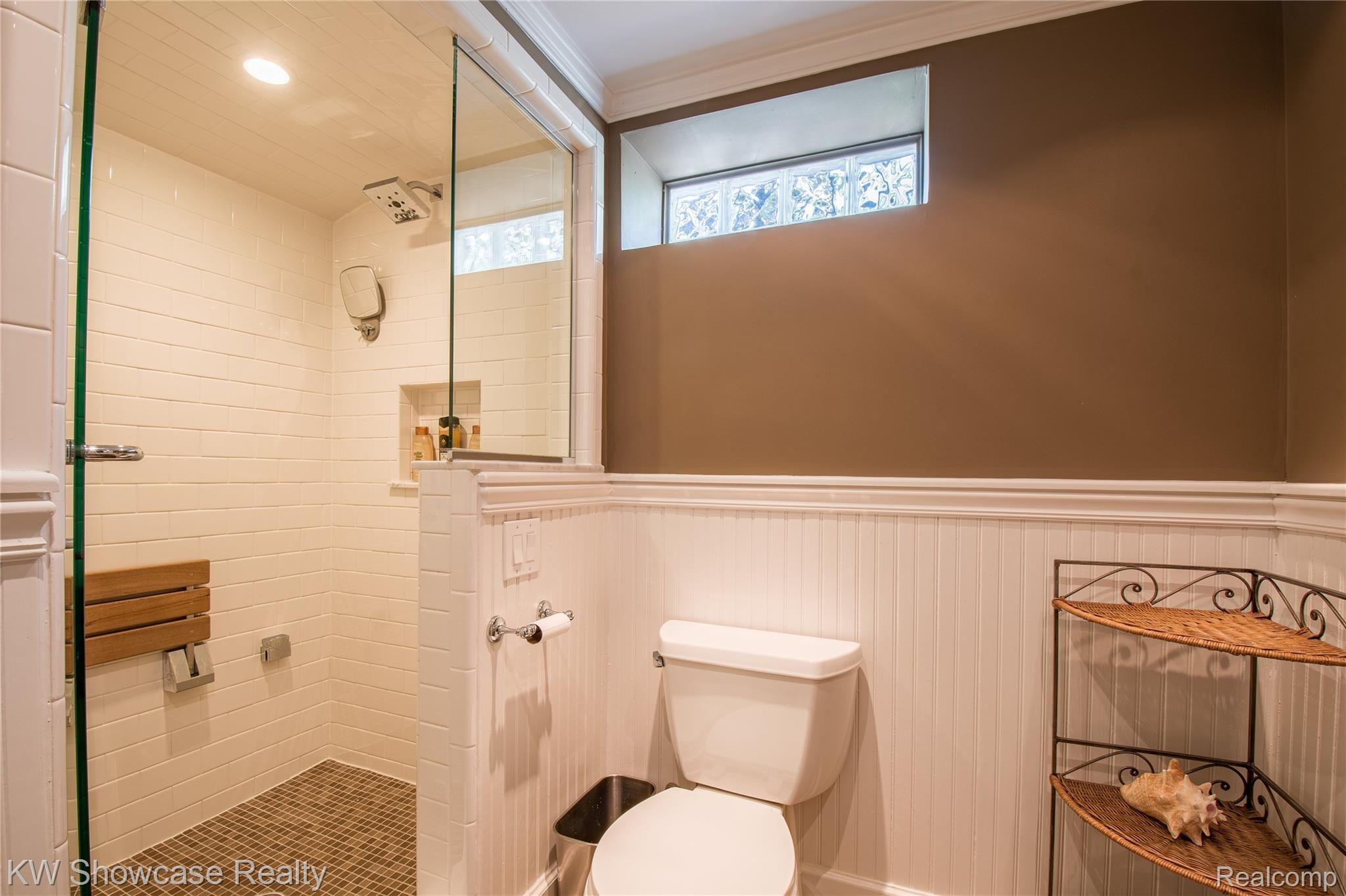 12 Amherst Road Pleasant Ridge, MI 48069 - Photo 34 of 62 Full Bathroom with Steam Shower