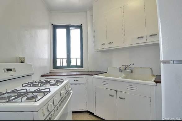 1594 Unionport Road, Unit 9D Bronx, NY 10462 - Photo 1 of 7