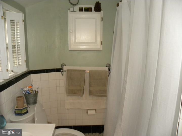 421 Sandy Bank Road Media, PA 19063 - Photo 9 of 12 Bathroom
