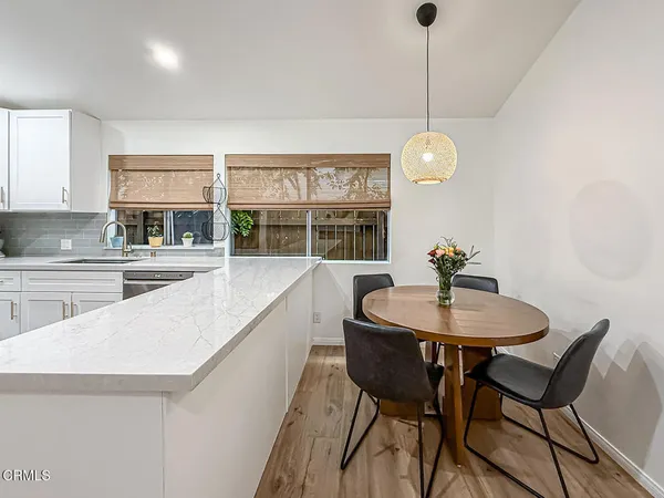 $599,000 | 5465 Newcastle Avenue, Unit 6, Encino, CA 91316