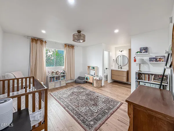 $599,000 | 5465 Newcastle Avenue, Unit 6, Encino, CA 91316