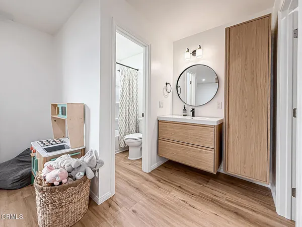 $599,000 | 5465 Newcastle Avenue, Unit 6, Encino, CA 91316