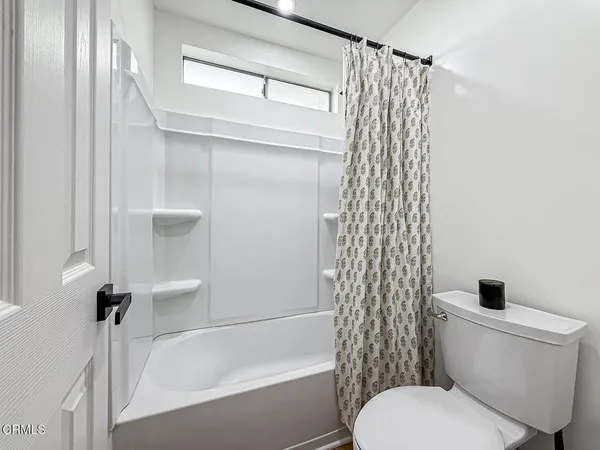 $599,000 | 5465 Newcastle Avenue, Unit 6, Encino, CA 91316