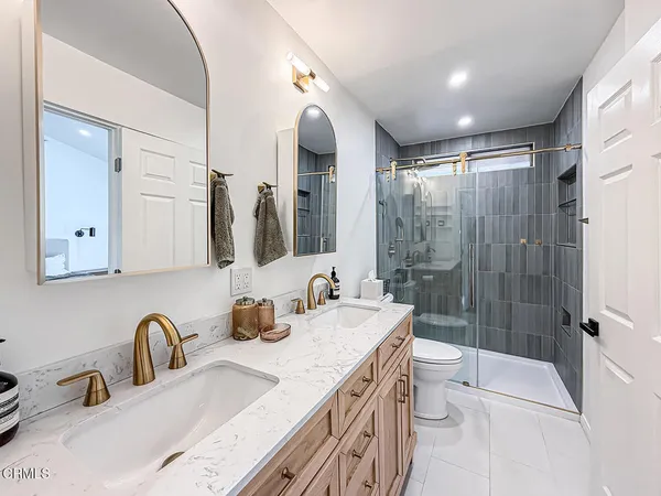 $599,000 | 5465 Newcastle Avenue, Unit 6, Encino, CA 91316