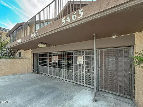 $599,000 | 5465 Newcastle Avenue, Unit 6, Encino, CA 91316