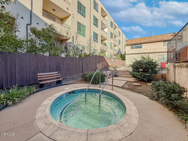$599,000 | 5465 Newcastle Avenue, Unit 6, Encino, CA 91316