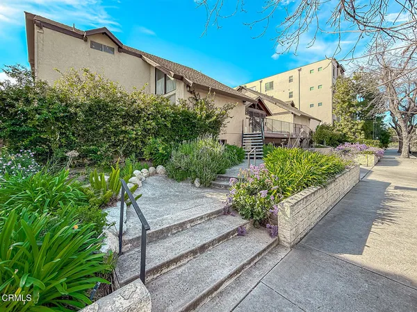 $599,000 | 5465 Newcastle Avenue, Unit 6, Encino, CA 91316