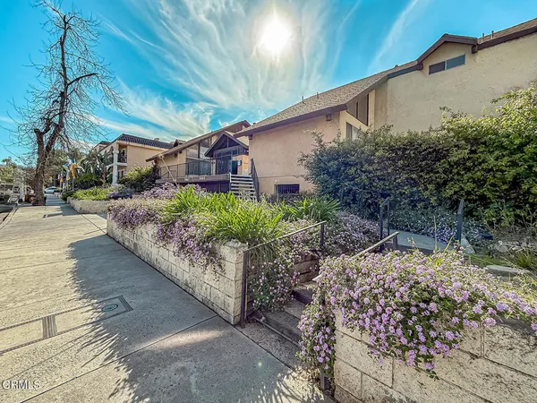$599,000 | 5465 Newcastle Avenue, Unit 6, Encino, CA 91316