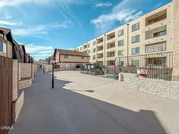 $599,000 | 5465 Newcastle Avenue, Unit 6, Encino, CA 91316