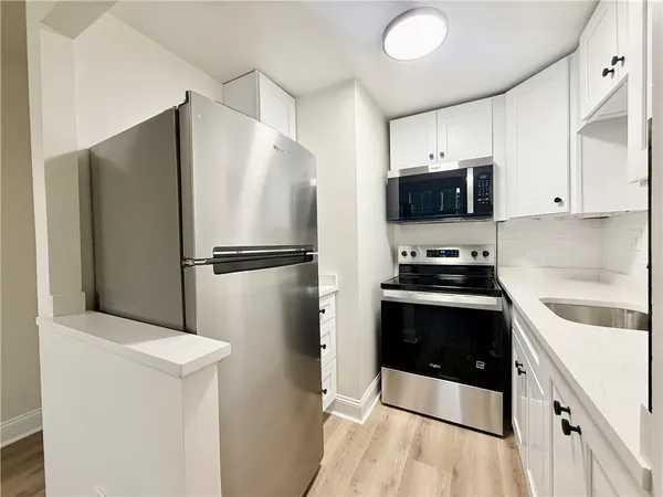 $1,776 | 366 Main Street, Unit G3, Warren, RI 02885