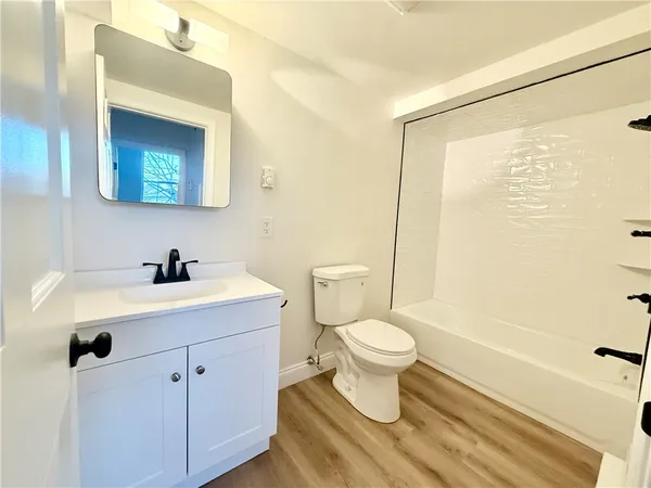 $1,776 | 366 Main Street, Unit G3, Warren, RI 02885