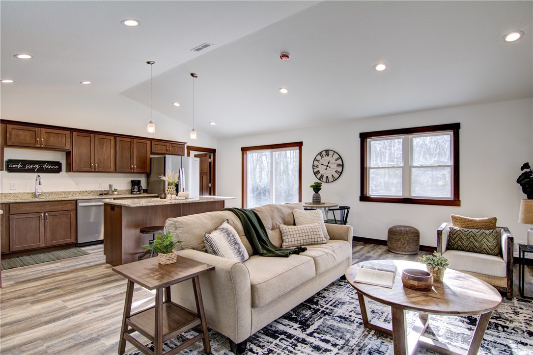 1836 Dorret Road Eau Claire, WI 54703 - Photo 4 of 49
