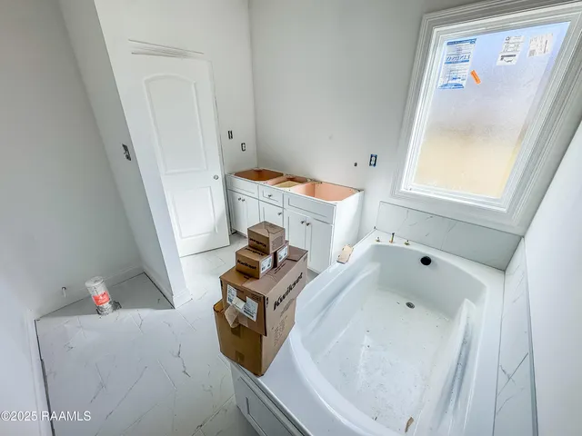 $279,900 | 103 Berchman Oaks Drive, Lafayette, LA 70506