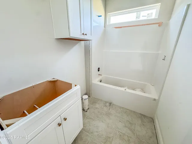 $279,900 | 103 Berchman Oaks Drive, Lafayette, LA 70506