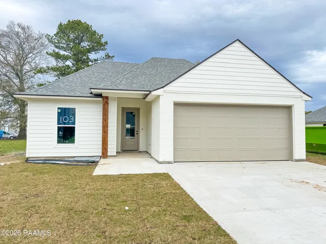 $279,900 | 103 Berchman Oaks Drive, Lafayette, LA 70506