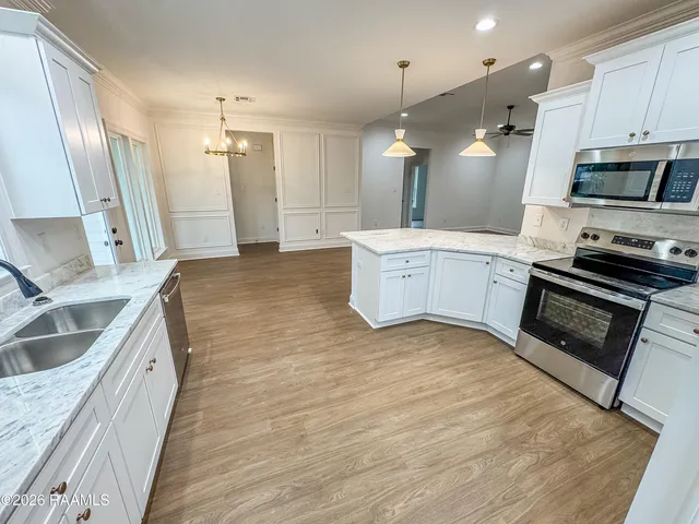 $279,900 | 103 Berchman Oaks Drive, Lafayette, LA 70506