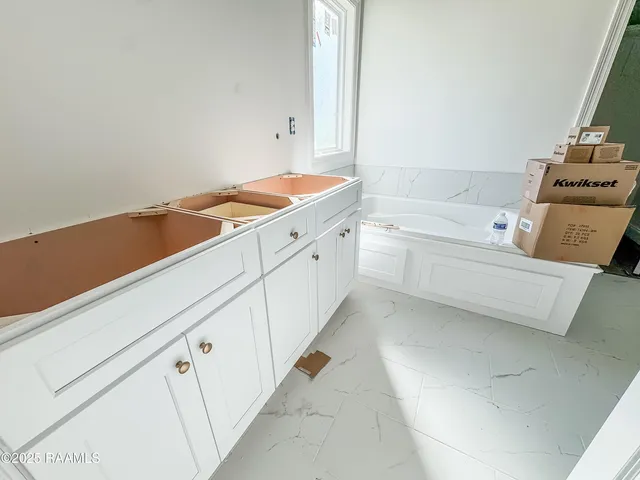 $279,900 | 103 Berchman Oaks Drive, Lafayette, LA 70506