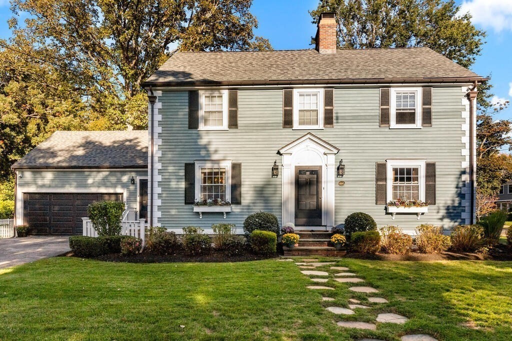 67 Ardsmoor Road Melrose, MA 02176 - Photo 2 of 32 Gallery Image 2