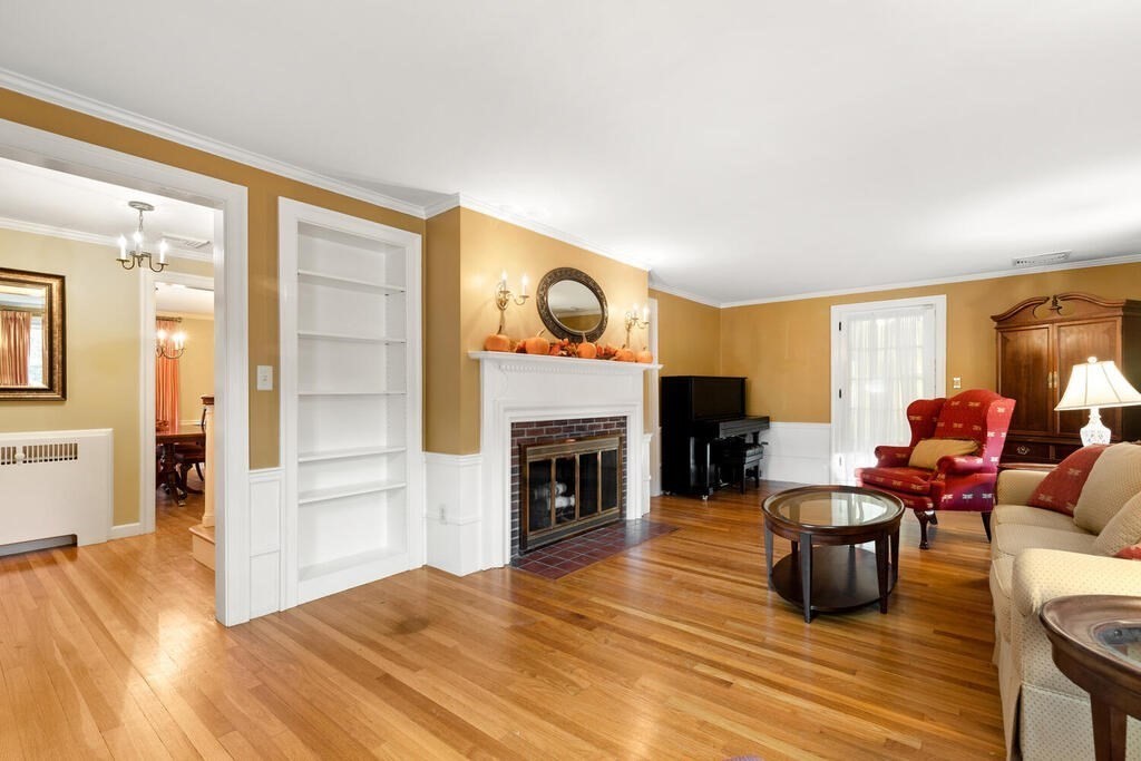 67 Ardsmoor Road Melrose, MA 02176 - Photo 6 of 32 Gallery Image 6