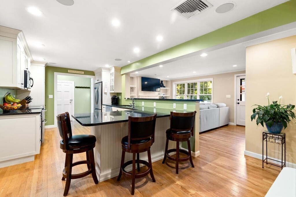 67 Ardsmoor Road Melrose, MA 02176 - Photo 10 of 32 Gallery Image 10