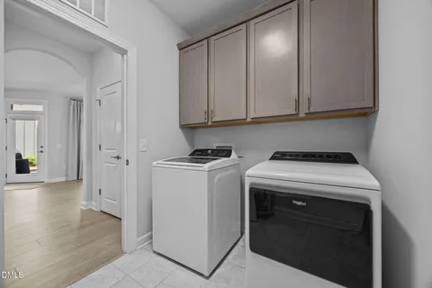 a view of utility room