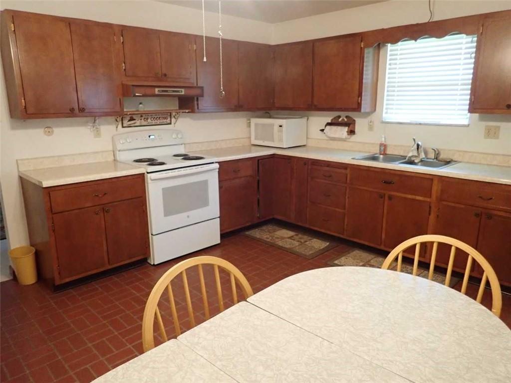 1242 Highland Road Monongahela, PA 15063 - Photo 6 of 17 Gallery Image 6