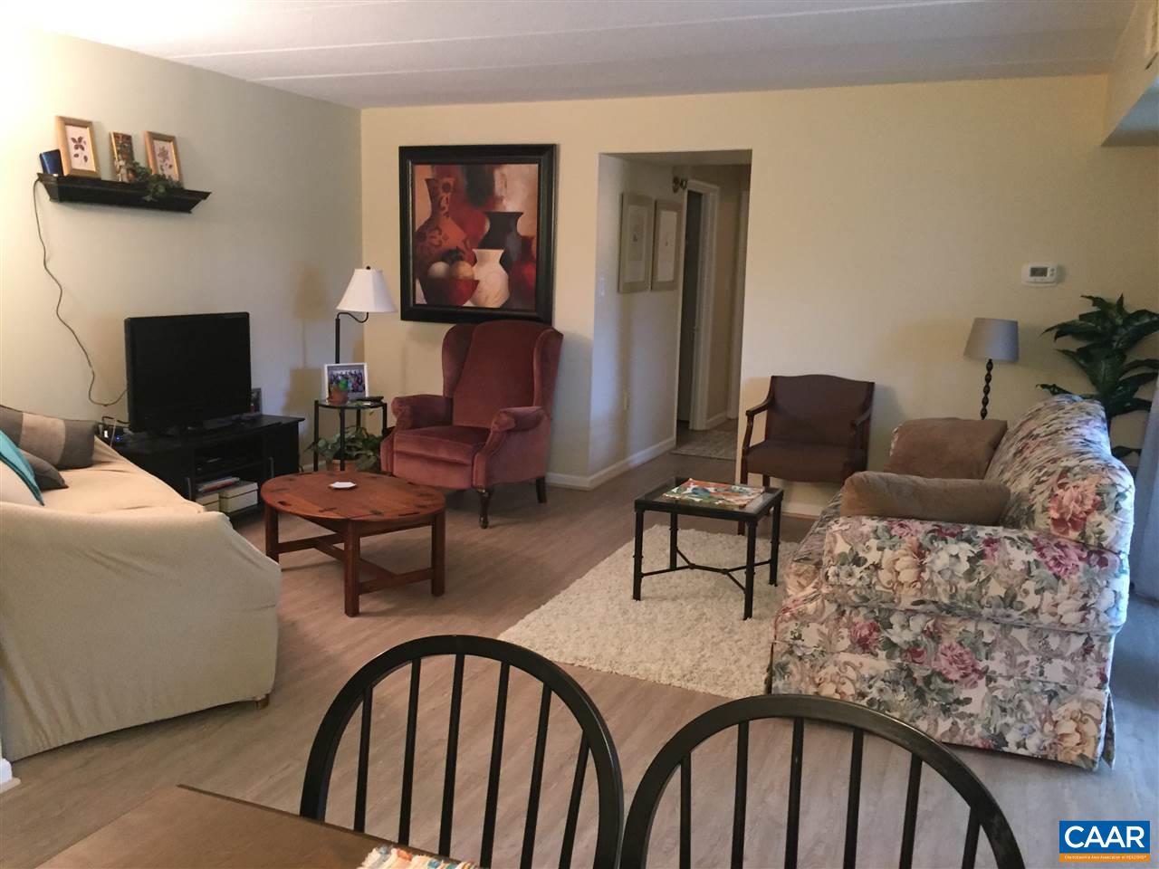 42 Spring Court Charlottesville, VA 22901 - Photo 2 of 14 Gallery Image 2