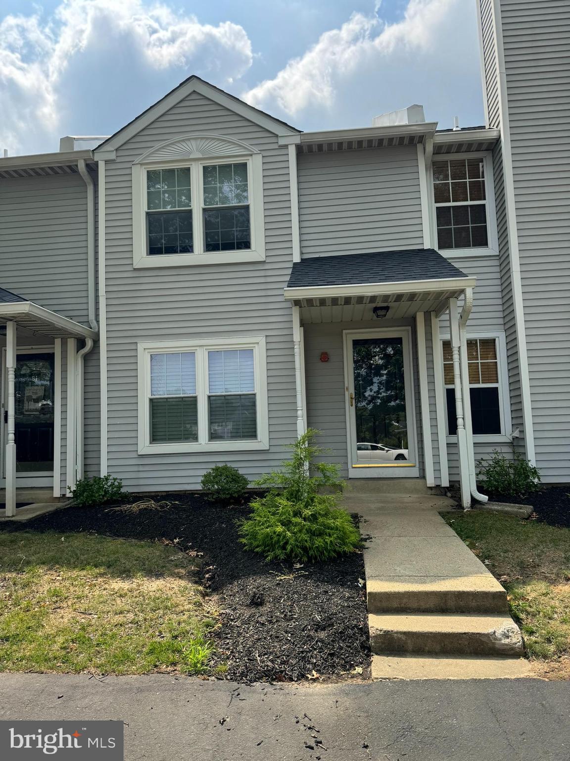 82 Everett Drive Newtown, PA 18940 - Photo 2 of 24