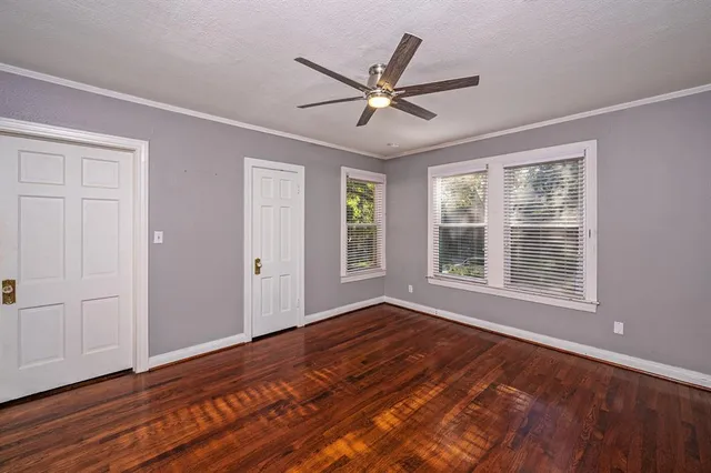 $749,900 | 6802 Vivian Avenue, Dallas, TX 75223