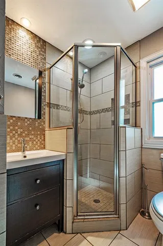 $749,900 | 6802 Vivian Avenue, Dallas, TX 75223