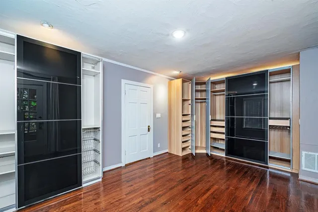 $749,900 | 6802 Vivian Avenue, Dallas, TX 75223