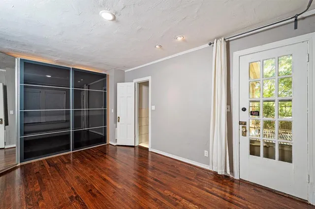 $749,900 | 6802 Vivian Avenue, Dallas, TX 75223