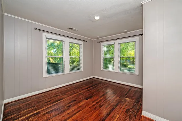 $749,900 | 6802 Vivian Avenue, Dallas, TX 75223