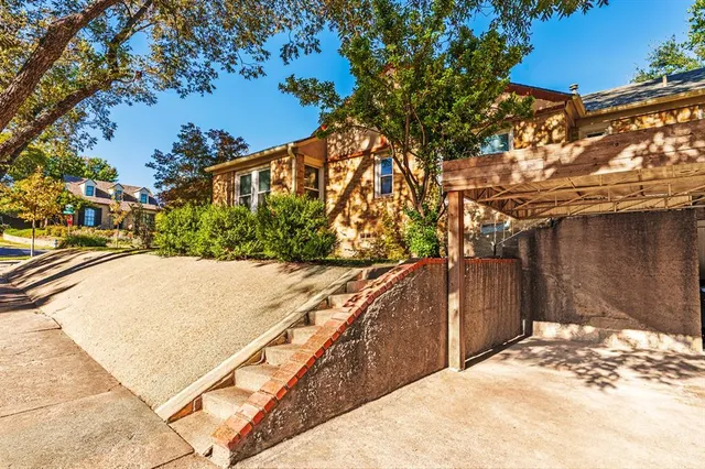 $749,900 | 6802 Vivian Avenue, Dallas, TX 75223