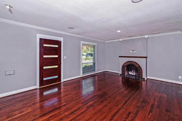 $749,900 | 6802 Vivian Avenue, Dallas, TX 75223