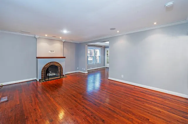 $749,900 | 6802 Vivian Avenue, Dallas, TX 75223