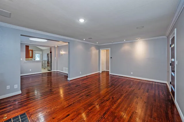 $749,900 | 6802 Vivian Avenue, Dallas, TX 75223