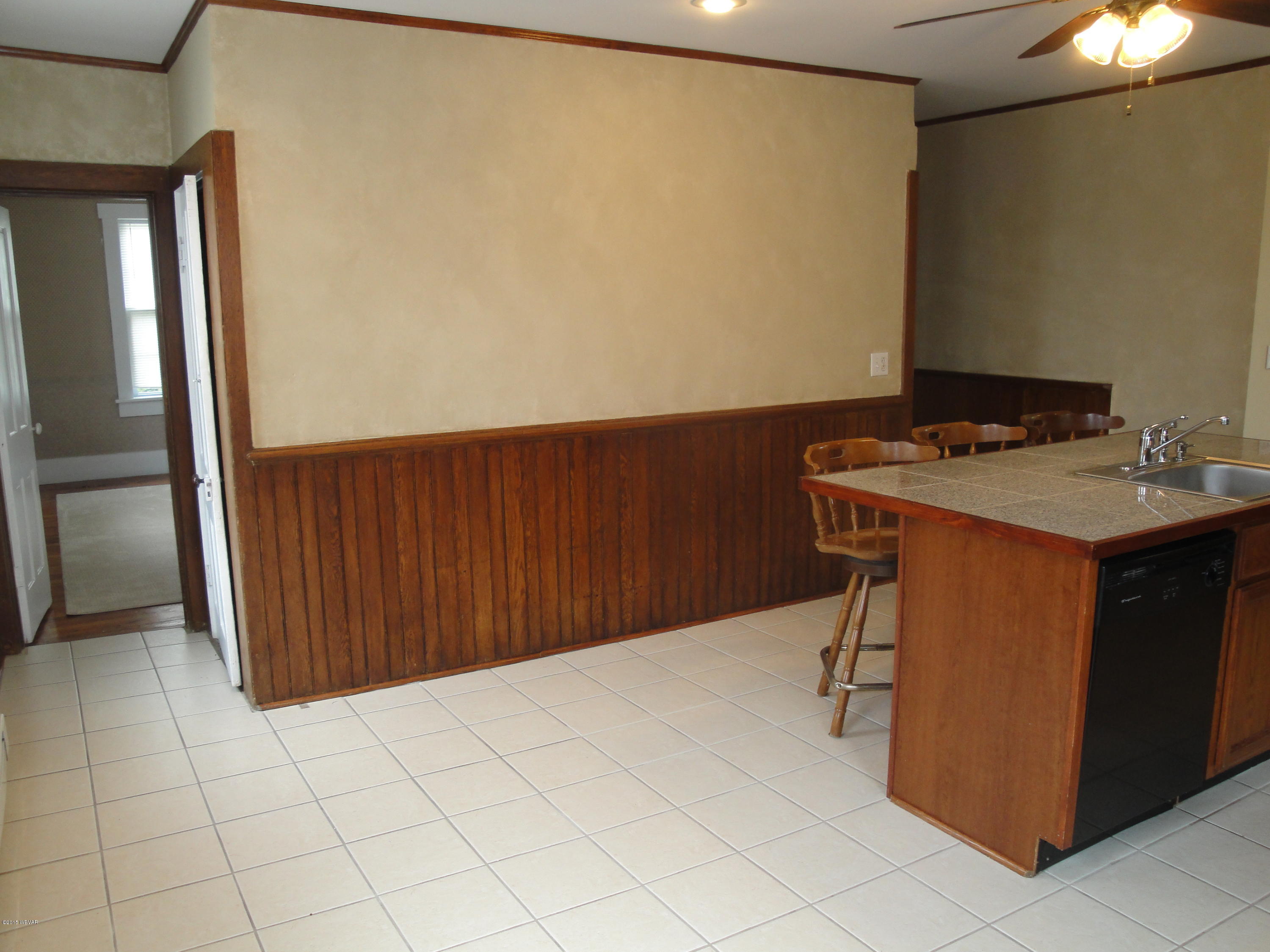232 Wells Road Williamsport, PA 17702 - Photo 11 of 37 Kitchen