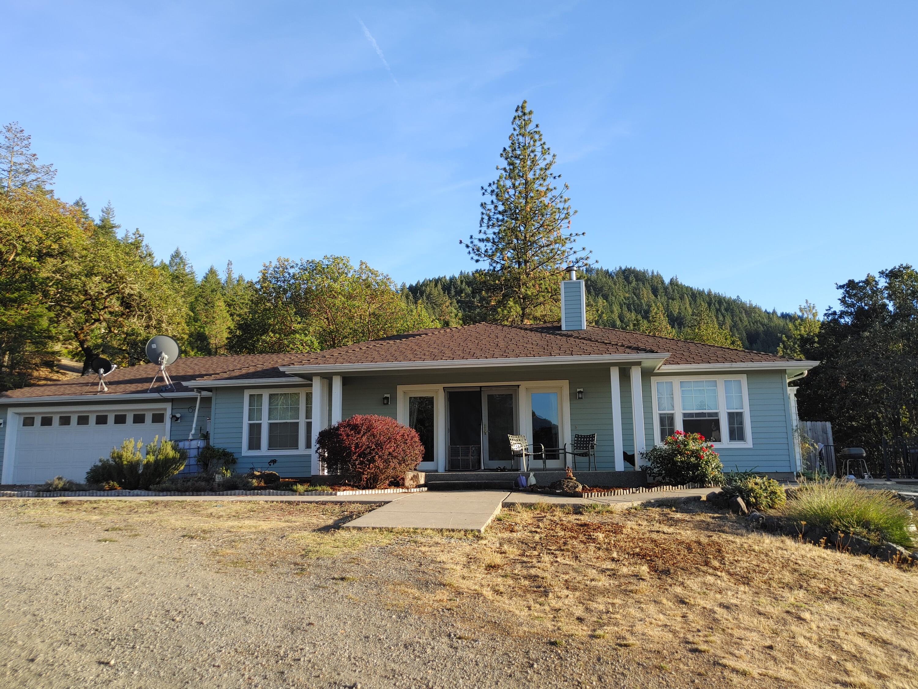 575 Hyde Park Road Grants Pass, OR 97527 - Photo 1 of 42 20210923_180538