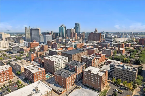 $130,000 | 308 West 8th Street, Unit 302, Kansas City, MO 64105