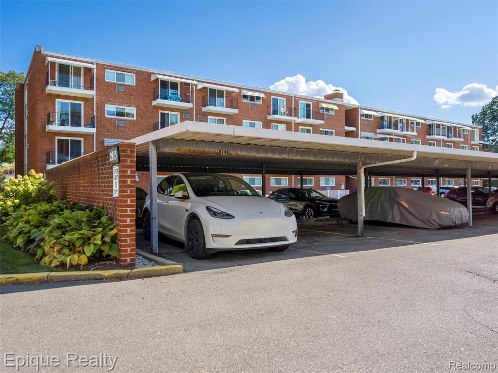 2915 West 13 Mile Road, Unit 101 Royal Oak, MI 48073 - Photo 23 of 28