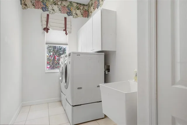 $1,139,000 | 8312 Misty Lake Circle, Sarasota, FL 34241