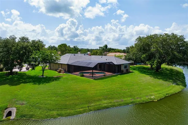 $1,139,000 | 8312 Misty Lake Circle, Sarasota, FL 34241