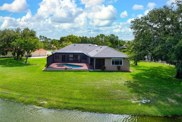 $1,139,000 | 8312 Misty Lake Circle, Sarasota, FL 34241