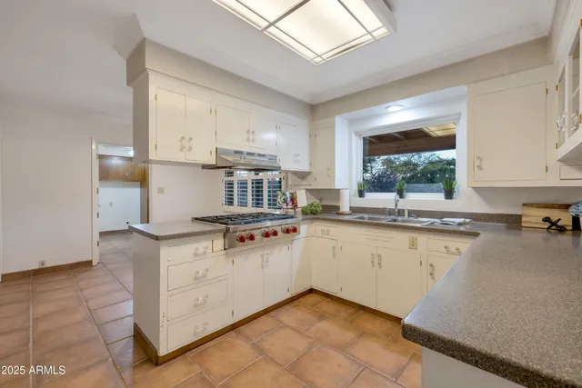 $1,400,000 | 3542 East Camelback Road, Phoenix, AZ 85018