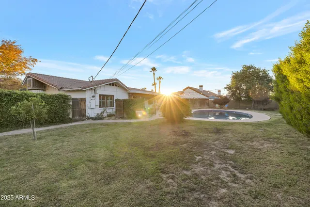 $1,400,000 | 3542 East Camelback Road, Phoenix, AZ 85018